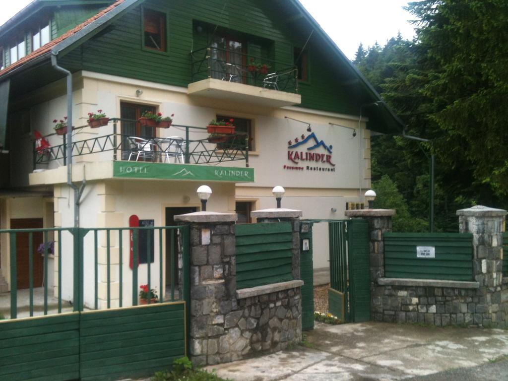 Pensiune & Restaurant Kalinder Буштени Экстерьер фото
